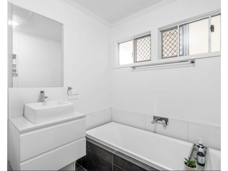 3 Mitchell Street, Riverview QLD 4303