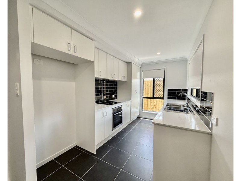 81 Endeavour Cct, South Maclean QLD 4280