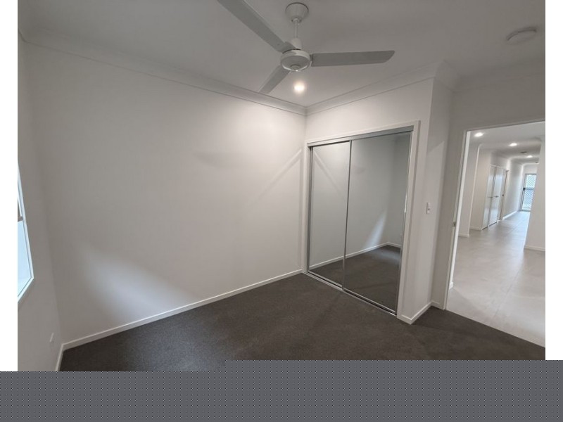 1/10 Basalt Road, Greenbank QLD 4124