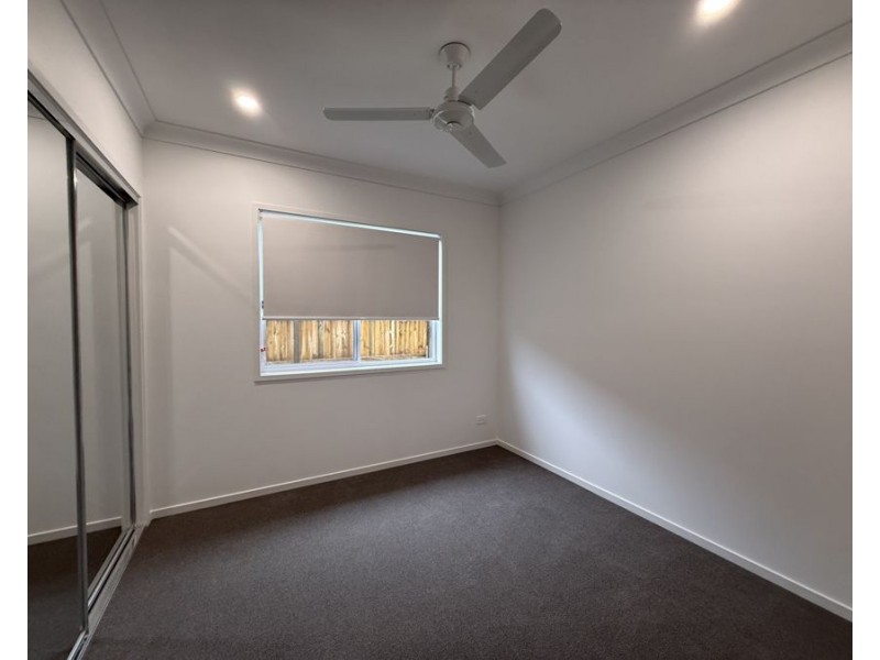 1/10 Basalt Road, Greenbank QLD 4124