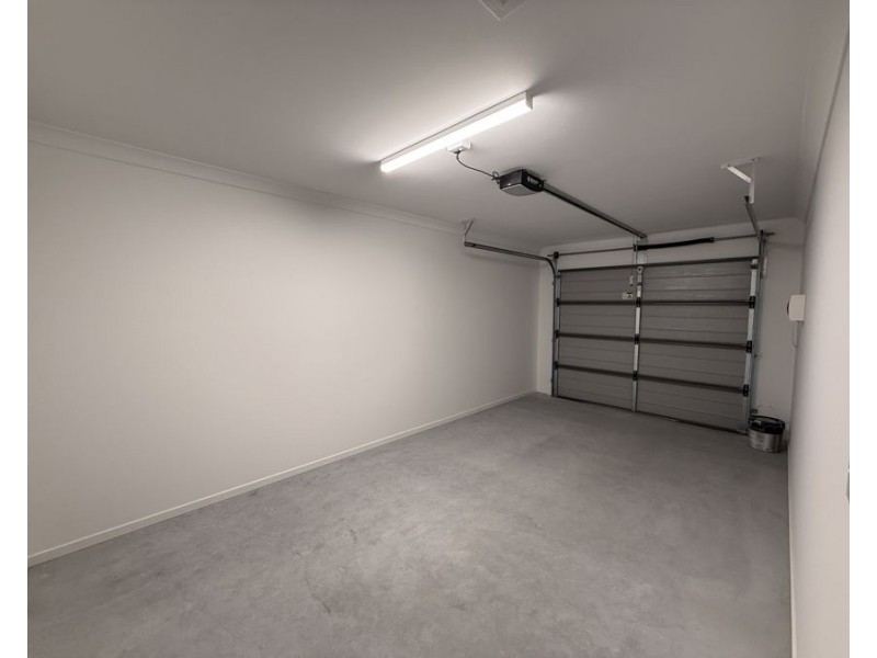 1/10 Basalt Road, Greenbank QLD 4124