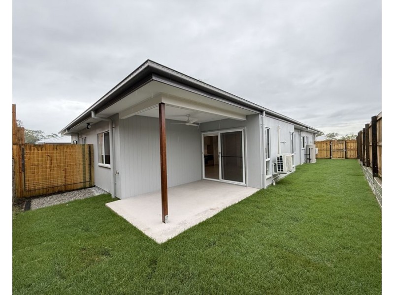 1/10 Basalt Road, Greenbank QLD 4124