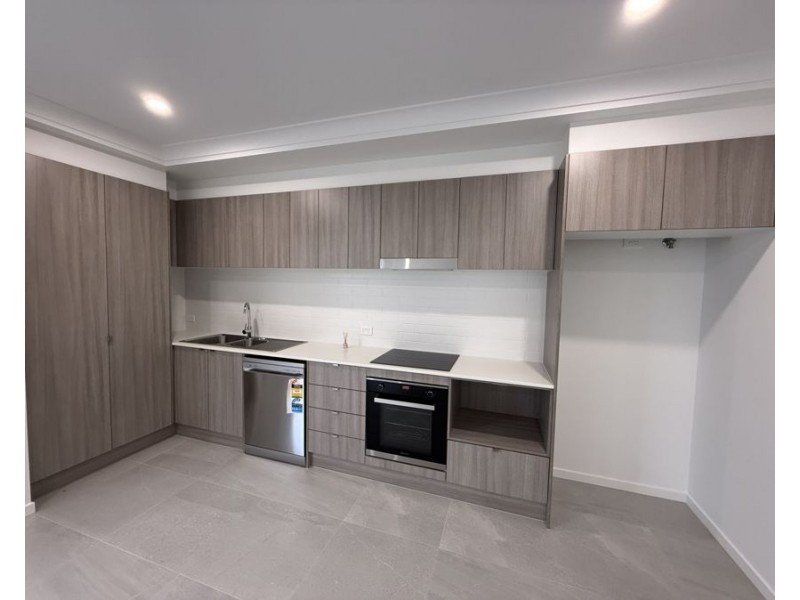 2/10 Basalt Road, Greenbank QLD 4124