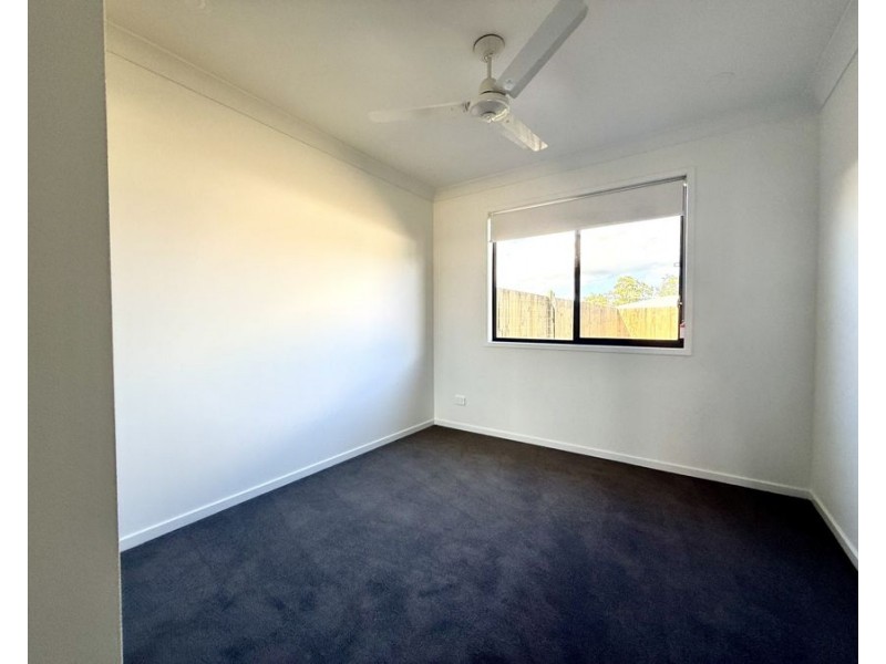 1/5 Pinot St, Logan Reserve QLD 4133