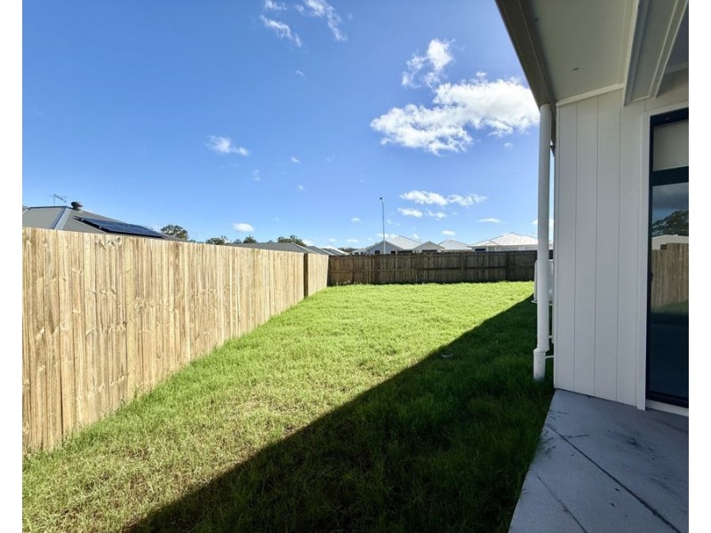 1/5 Pinot St, Logan Reserve QLD 4133