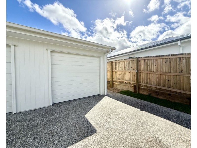 2/10 Merlot Ct, Logan Reserve QLD 4133