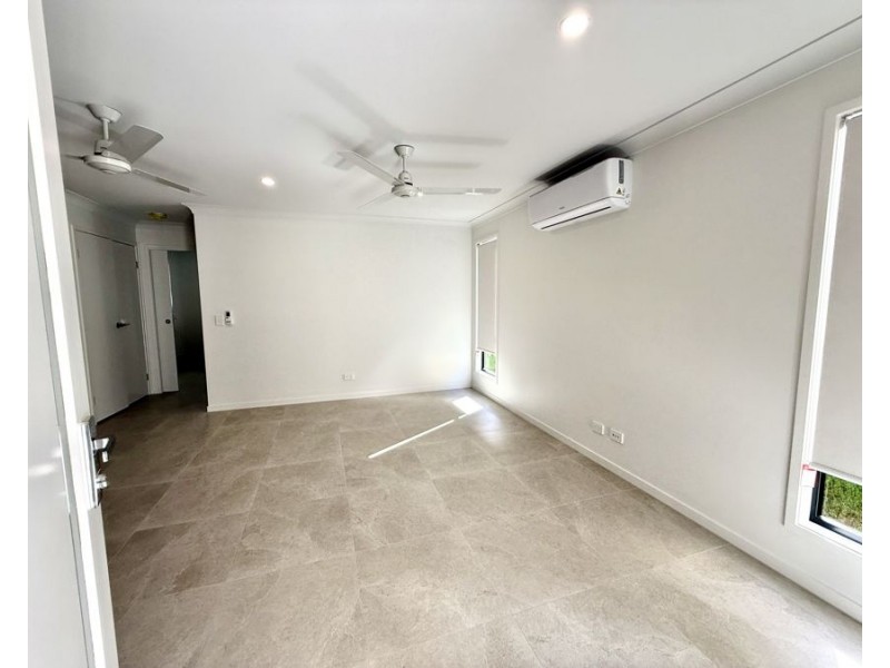 2/10 Merlot Ct, Logan Reserve QLD 4133