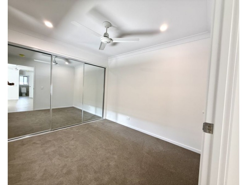 2/10 Merlot Ct, Logan Reserve QLD 4133