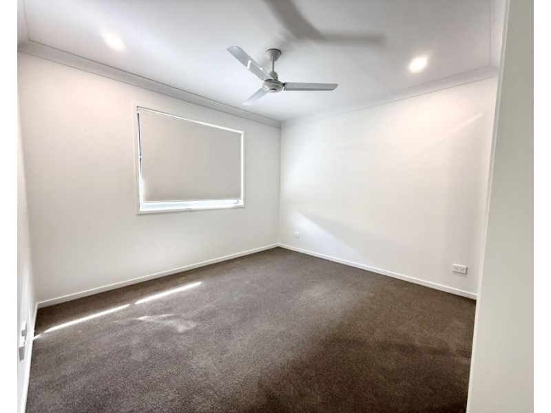 2/10 Merlot Ct, Logan Reserve QLD 4133