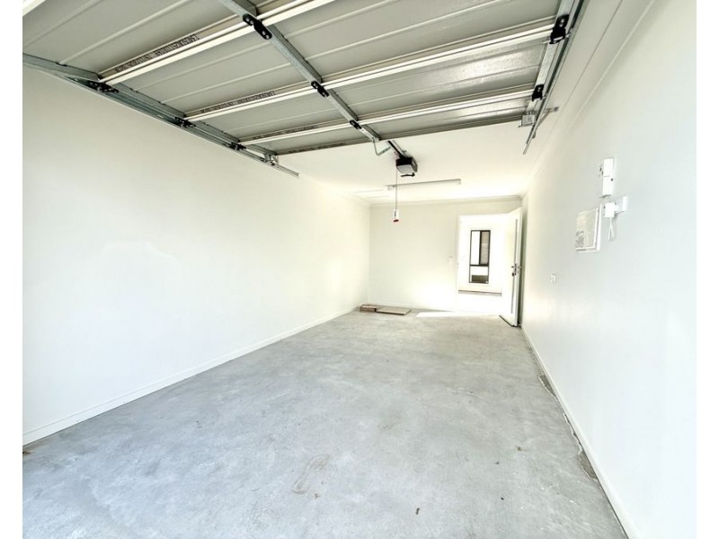 2/10 Merlot Ct, Logan Reserve QLD 4133