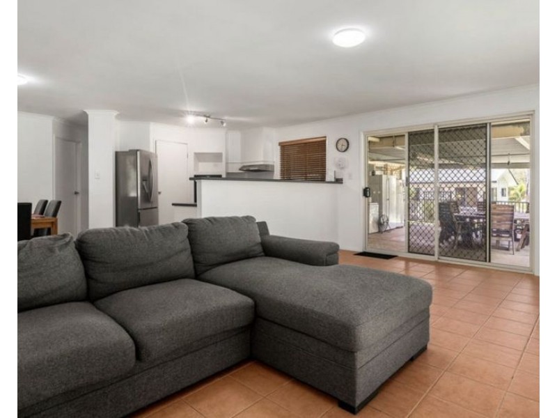 27-31 Leesmoore Court, Deebing Heights QLD 4306