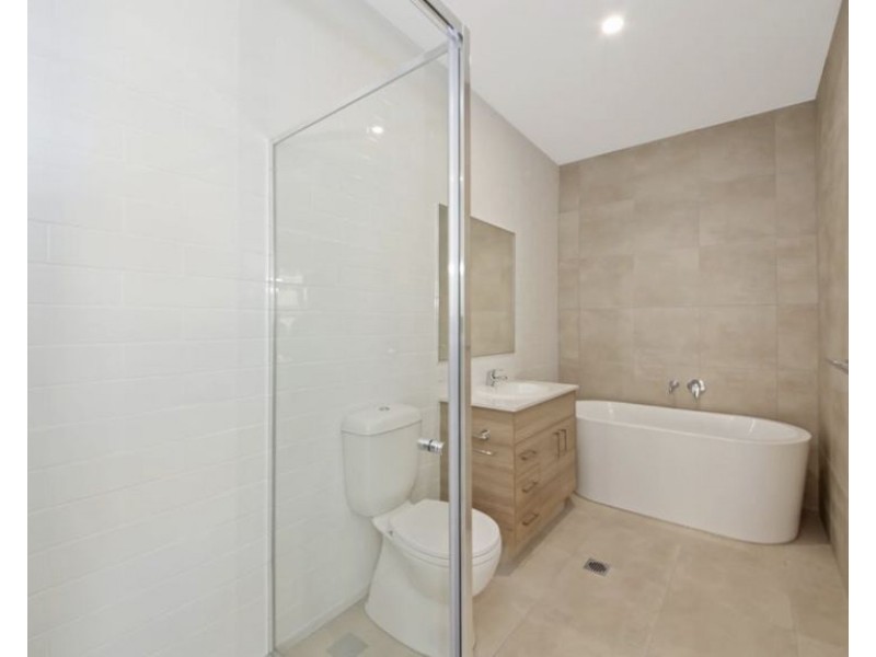 2/17 Roselea Ave, Bahrs Scrub QLD 4207