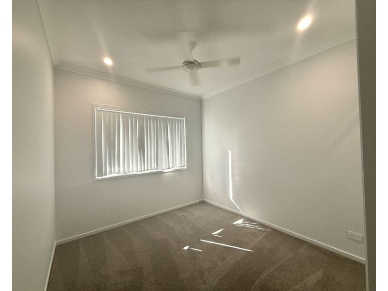 28 Ivorywood Street, Deebing Heights QLD 4306