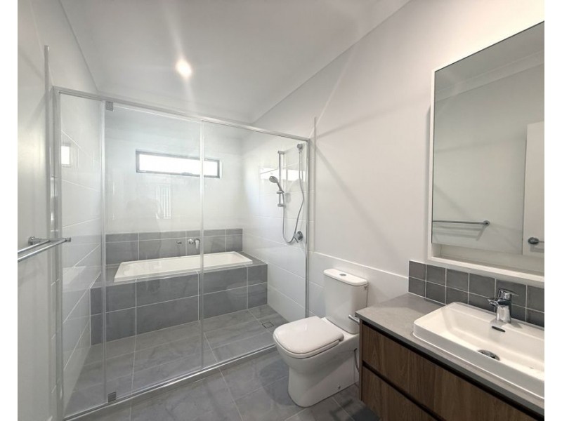 28 Ivorywood Street, Deebing Heights QLD 4306