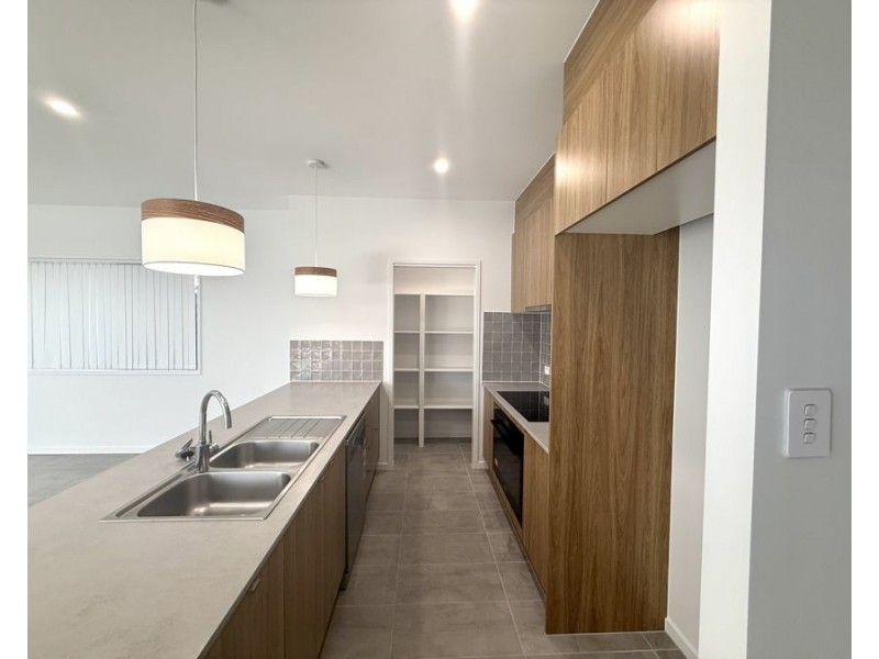 28 Ivorywood Street, Deebing Heights QLD 4306