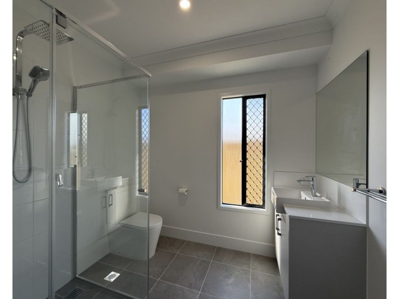 17 Alpine St, Chambers Flat QLD 4133