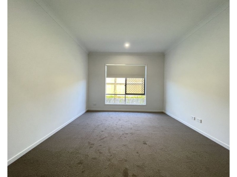 25 Lilium Street, Ripley QLD 4306