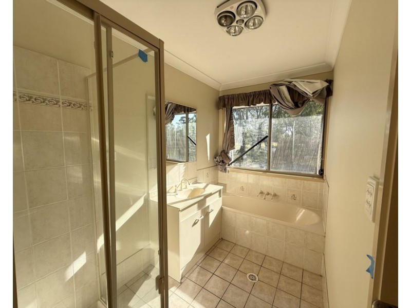 50A Graham St, Blackstone QLD 4304