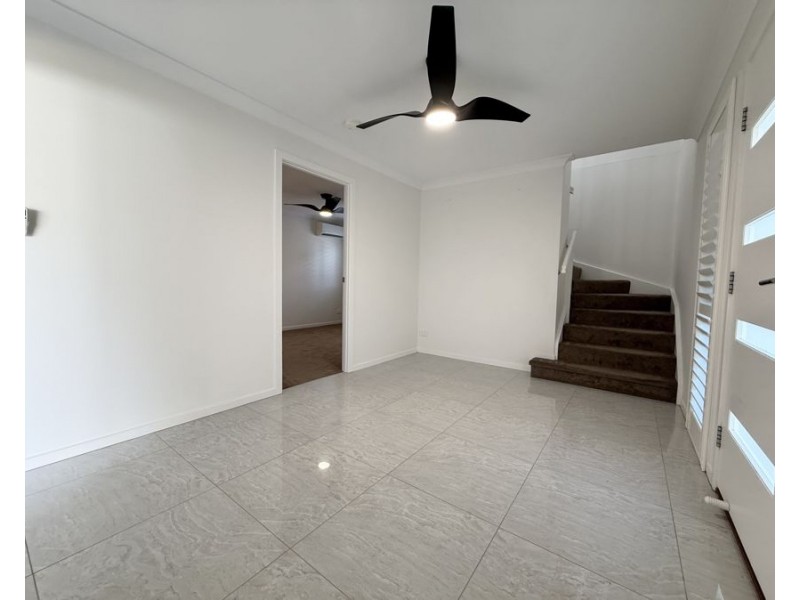 9 Aerial St, Springfield Lakes QLD 4300