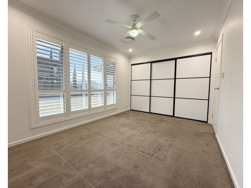 9 Aerial St, Springfield Lakes QLD 4300