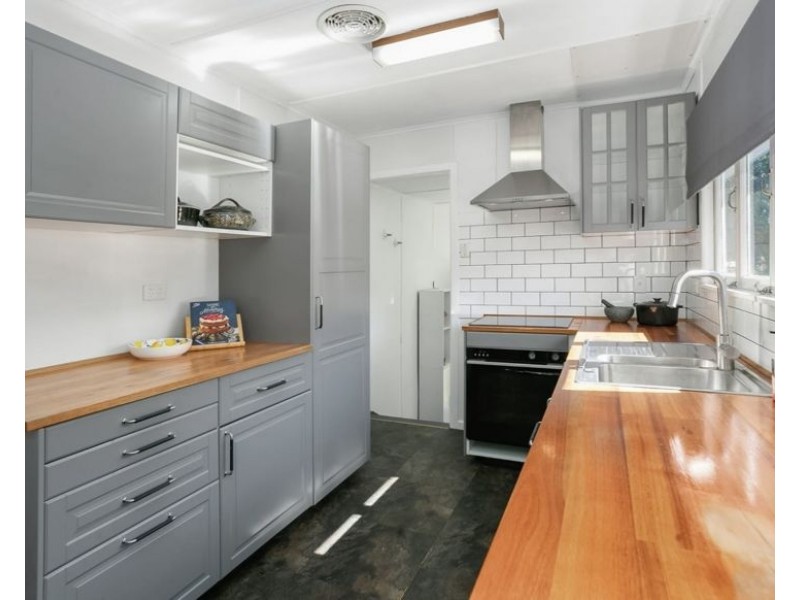 28 Allen St, North Ipswich QLD 4305