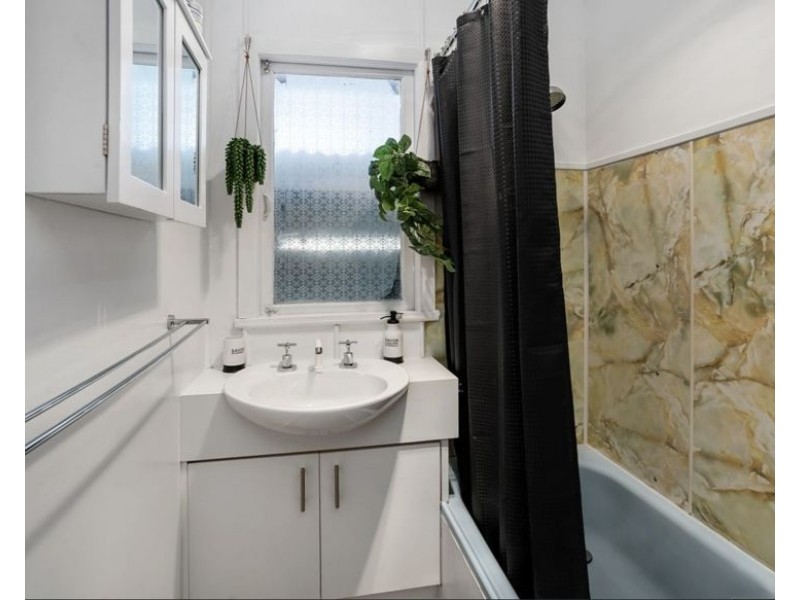 28 Allen St, North Ipswich QLD 4305