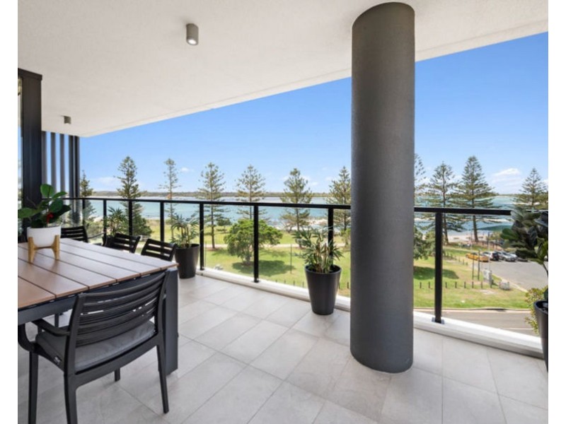 503/372 Marine Pde, Labrador QLD 4215