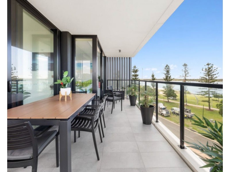 503/372 Marine Pde, Labrador QLD 4215