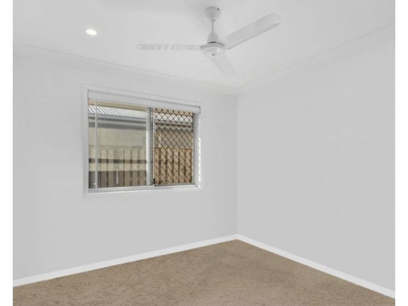 8 Jackson Place, Greenbank QLD 4124