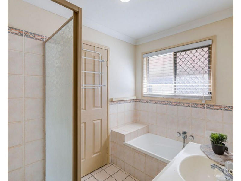 14 Oakwood Dr, Waterford West QLD 4133