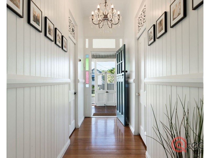 21 Walsh Street, Newtown QLD 4305