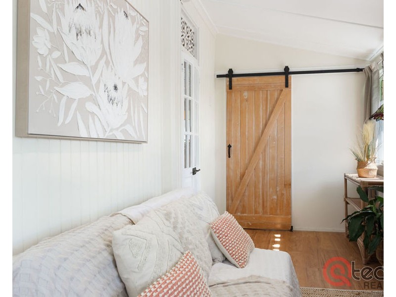 21 Walsh Street, Newtown QLD 4305