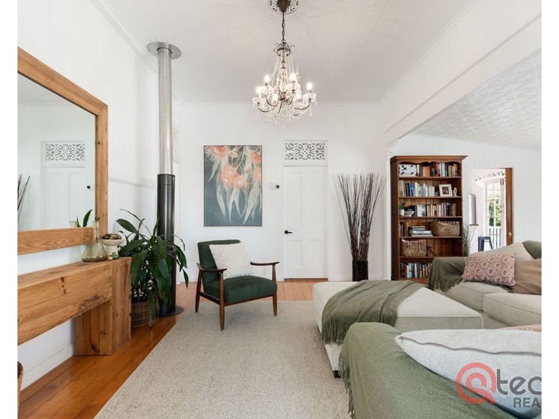 21 Walsh Street, Newtown QLD 4305