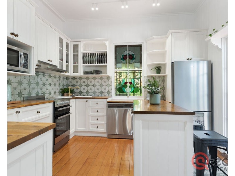 21 Walsh Street, Newtown QLD 4305