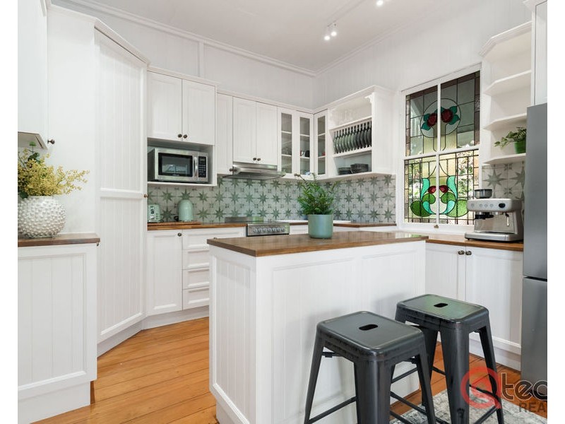 21 Walsh Street, Newtown QLD 4305