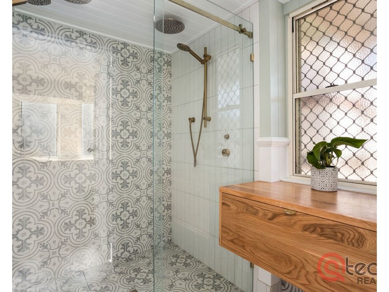 21 Walsh Street, Newtown QLD 4305
