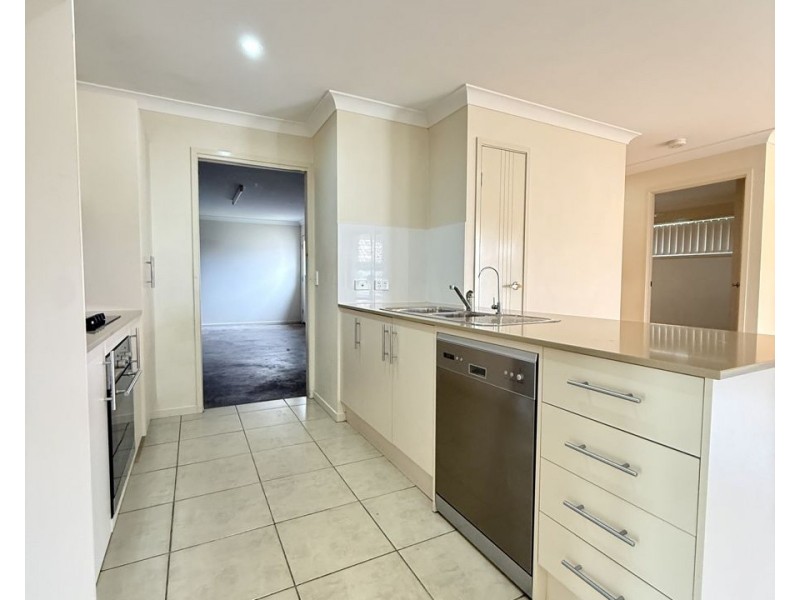 54 Aramac Street, Brassall QLD 4305