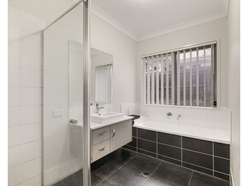 34 Essington Mews, Leichhardt QLD 4305