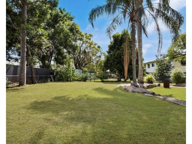 23 Rumsey Drive, Raceview QLD 4305