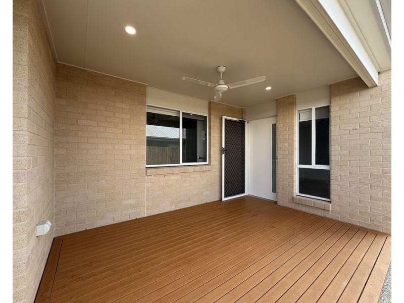 2/2 Merlot Ct, Logan Reserve QLD 4133