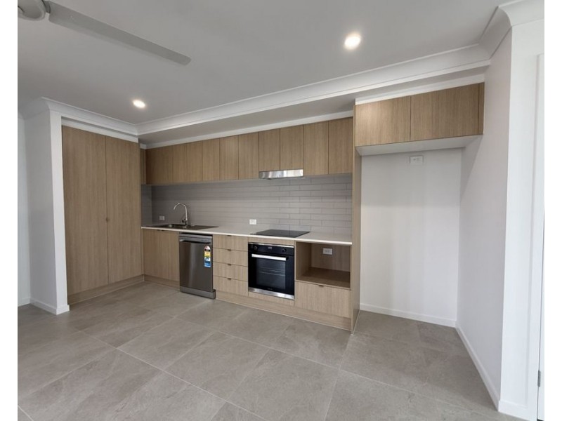 2/2 Merlot Ct, Logan Reserve QLD 4133