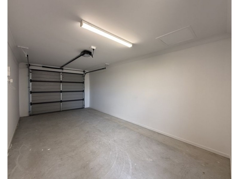 2/2 Merlot Ct, Logan Reserve QLD 4133