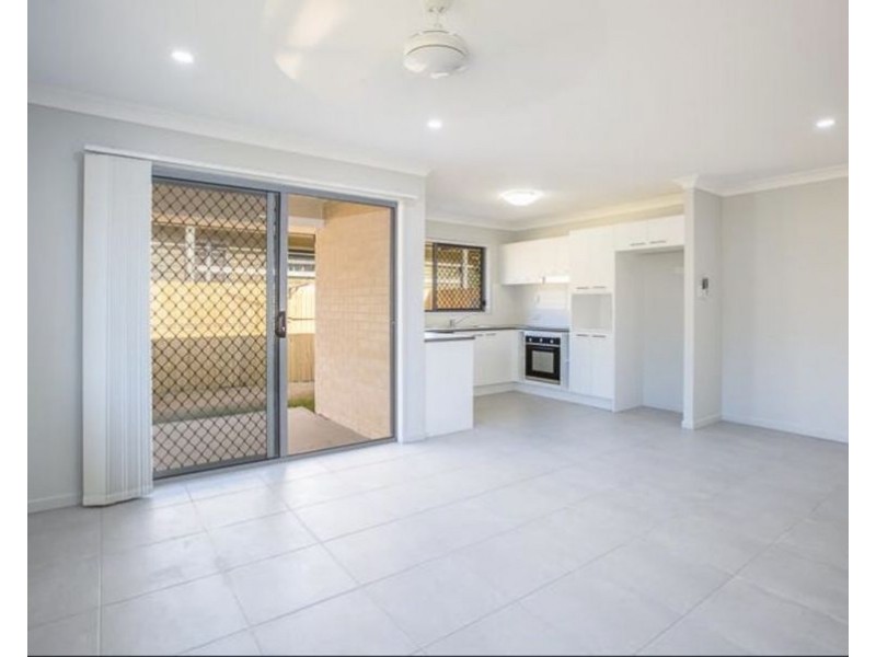 1/2 Conifer Ave, Brassall QLD 4305