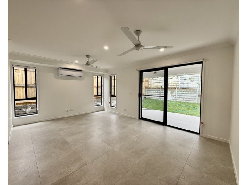 1/41 Provence Place, Greenbank QLD 4124