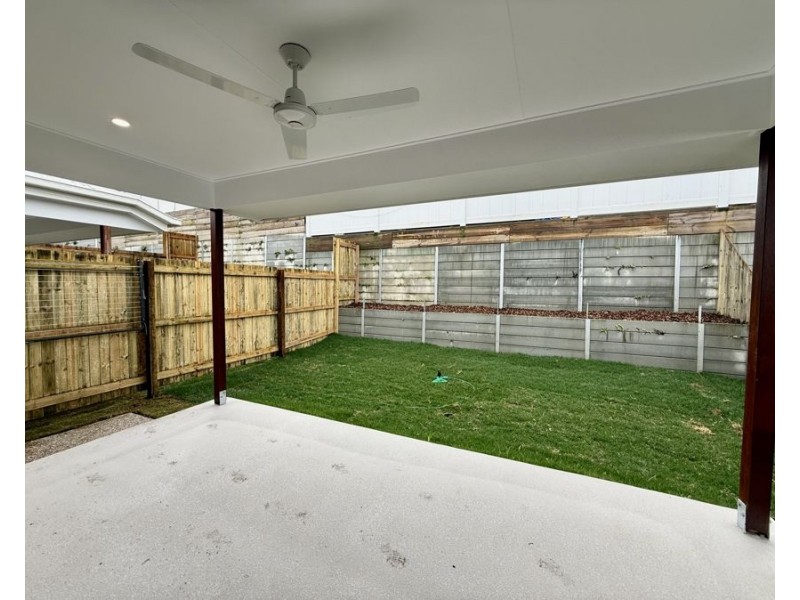 2/41 Provence Place, Greenbank QLD 4124