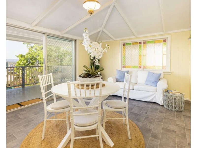 10 Chelmsford Avenue, Ipswich QLD 4305