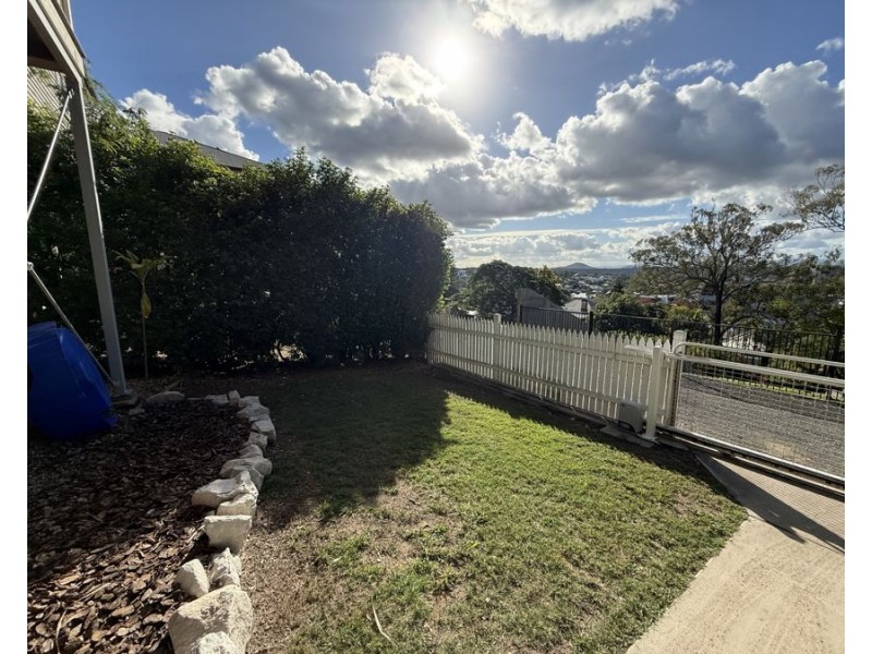 10 Chelmsford Avenue, Ipswich QLD 4305