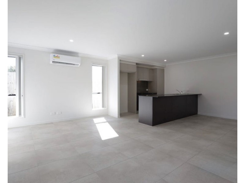 41 Wright Crescent, Flinders View QLD 4305