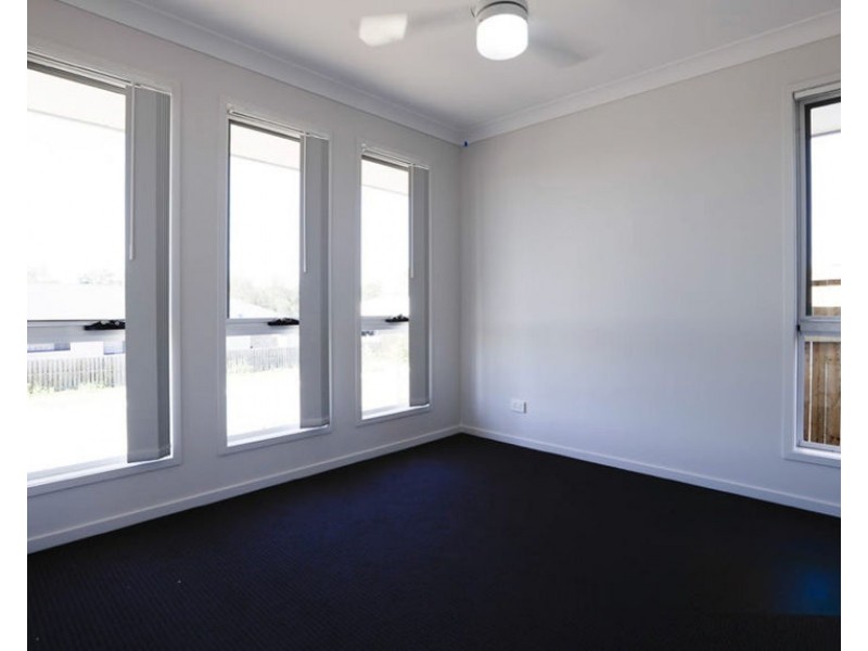 41 Wright Crescent, Flinders View QLD 4305