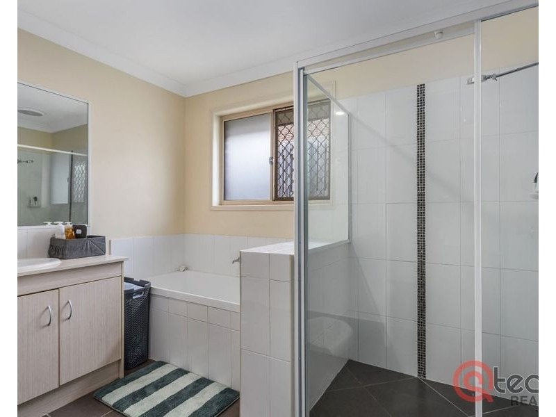 5 Staaten Street, Brassall QLD 4305